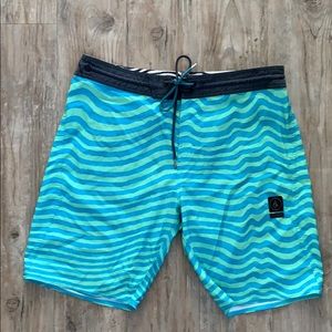 Volcom Boardshorts size 34